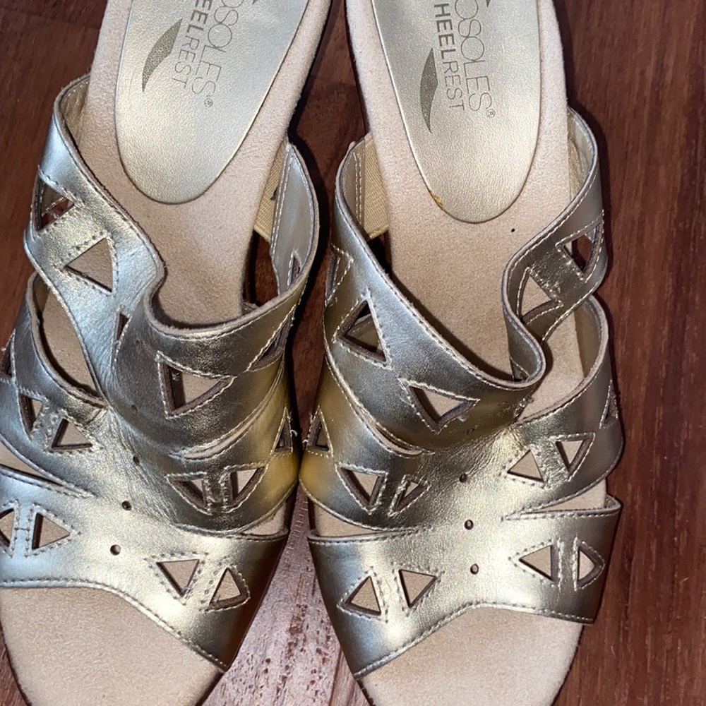 Aerosoles Gold Leather Allegiance Cut Out Sandals